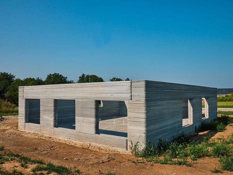 アルキストは、壁の建設を終えたところで、3Dプリント住宅を取り壊した。