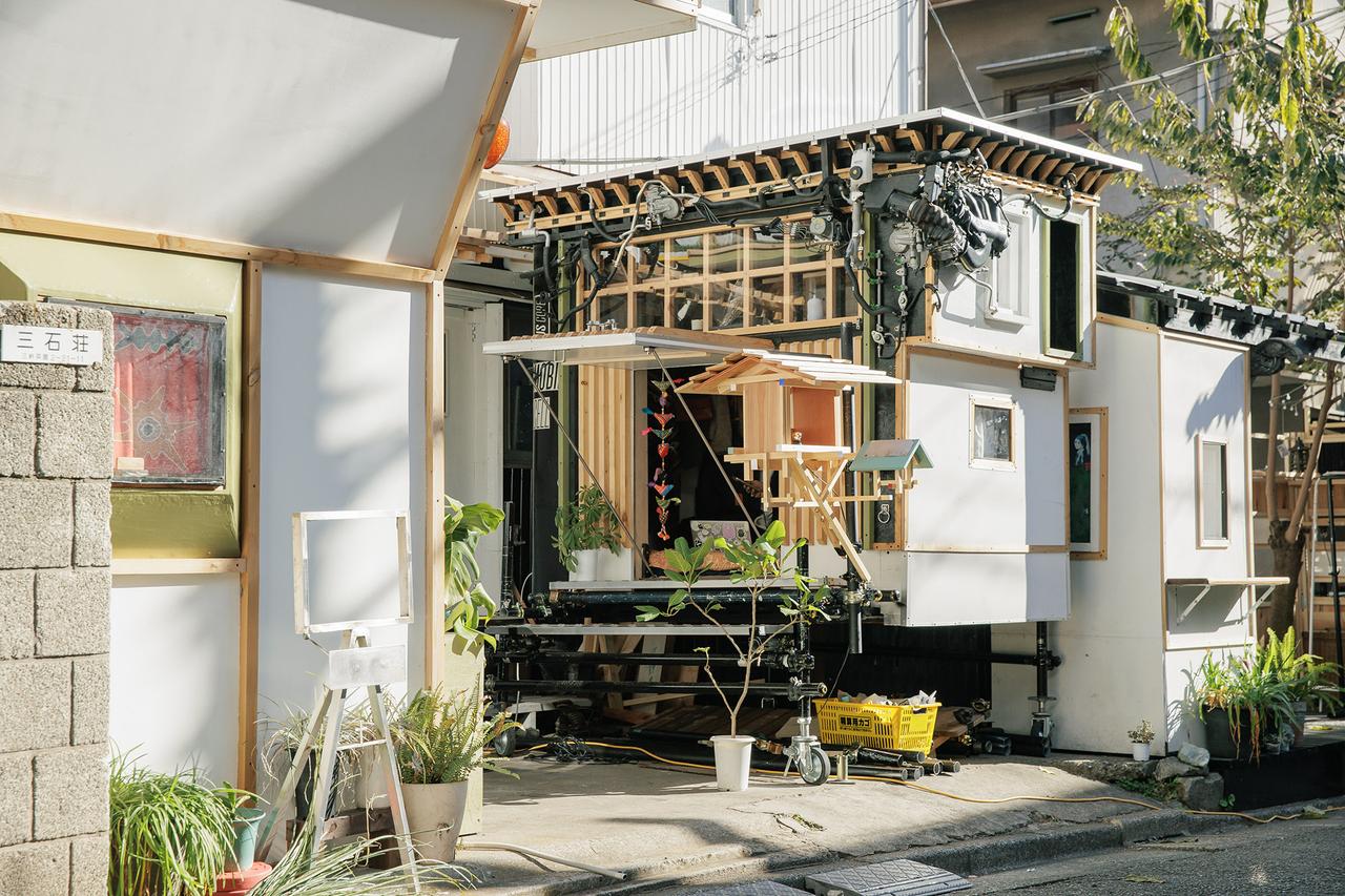 中央にあるのが「モバイルセル」と呼ばれている小部屋。大きさは横2.4メートル、奥行き1.4メートル、高さ1.9メートルほど。