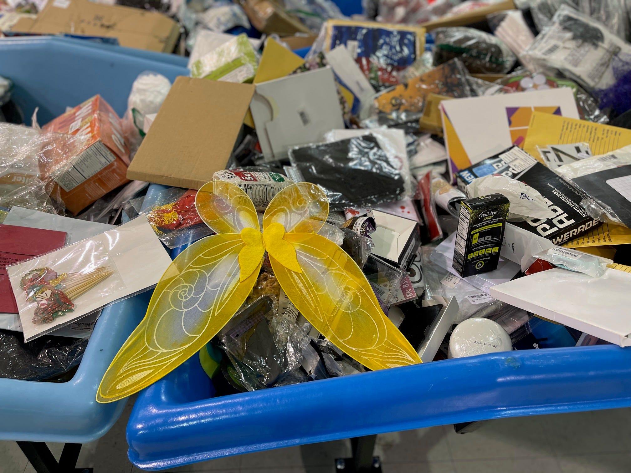 破格！ アメリカで増えている、アマゾンで返品された商品を売る「ビン