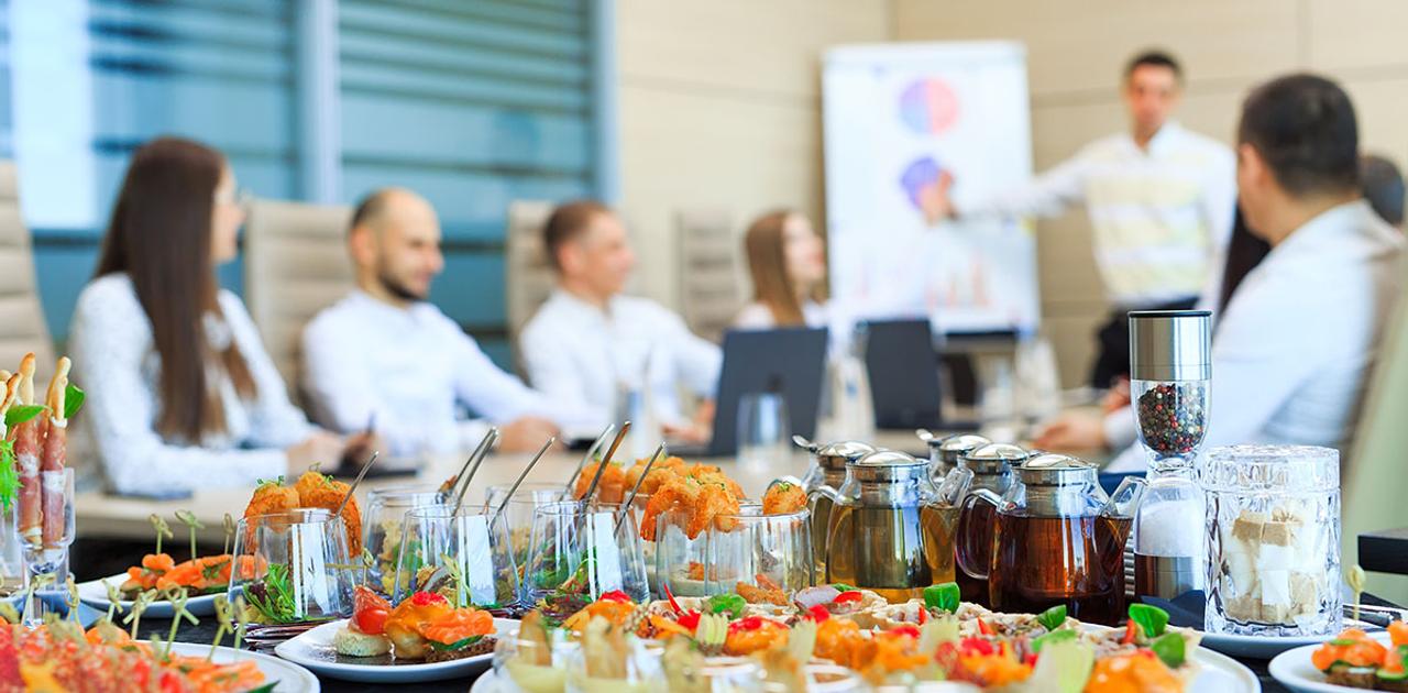 データとビジネスのトレンドが早分かり。軽食を楽しみながら学べるイベントが開催 | Business Insider Japan