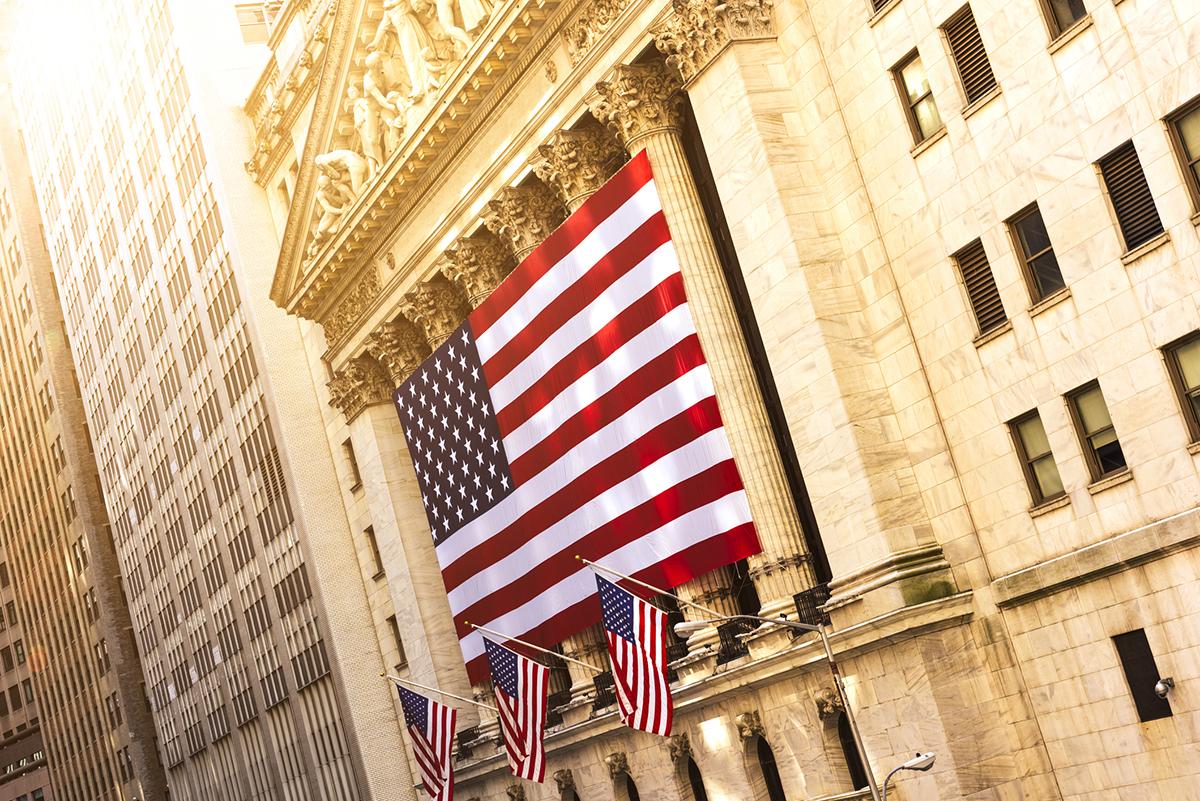 米国が世界経済で「支配的」な地位にあることを示す4つのグラフ