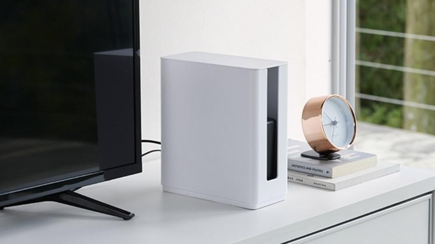 困りがちなルーターの置き場所は山崎実業の収納ケースで決まり。 配線もスッキリ収納できます【Amazon新生活セールFINAL】