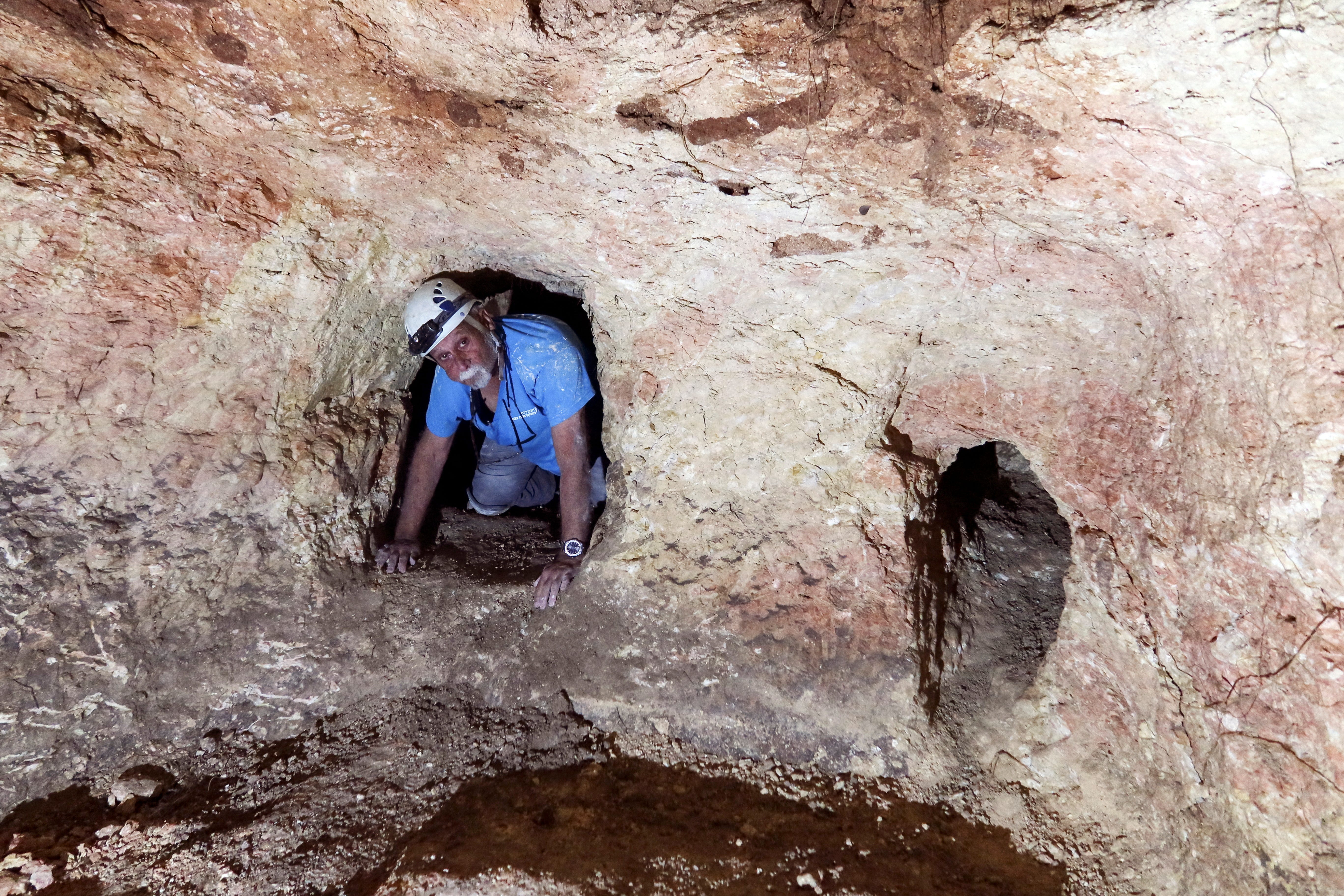 ハマスのトンネル捜索中にローマ時代のユダヤ人の地下迷路を発見