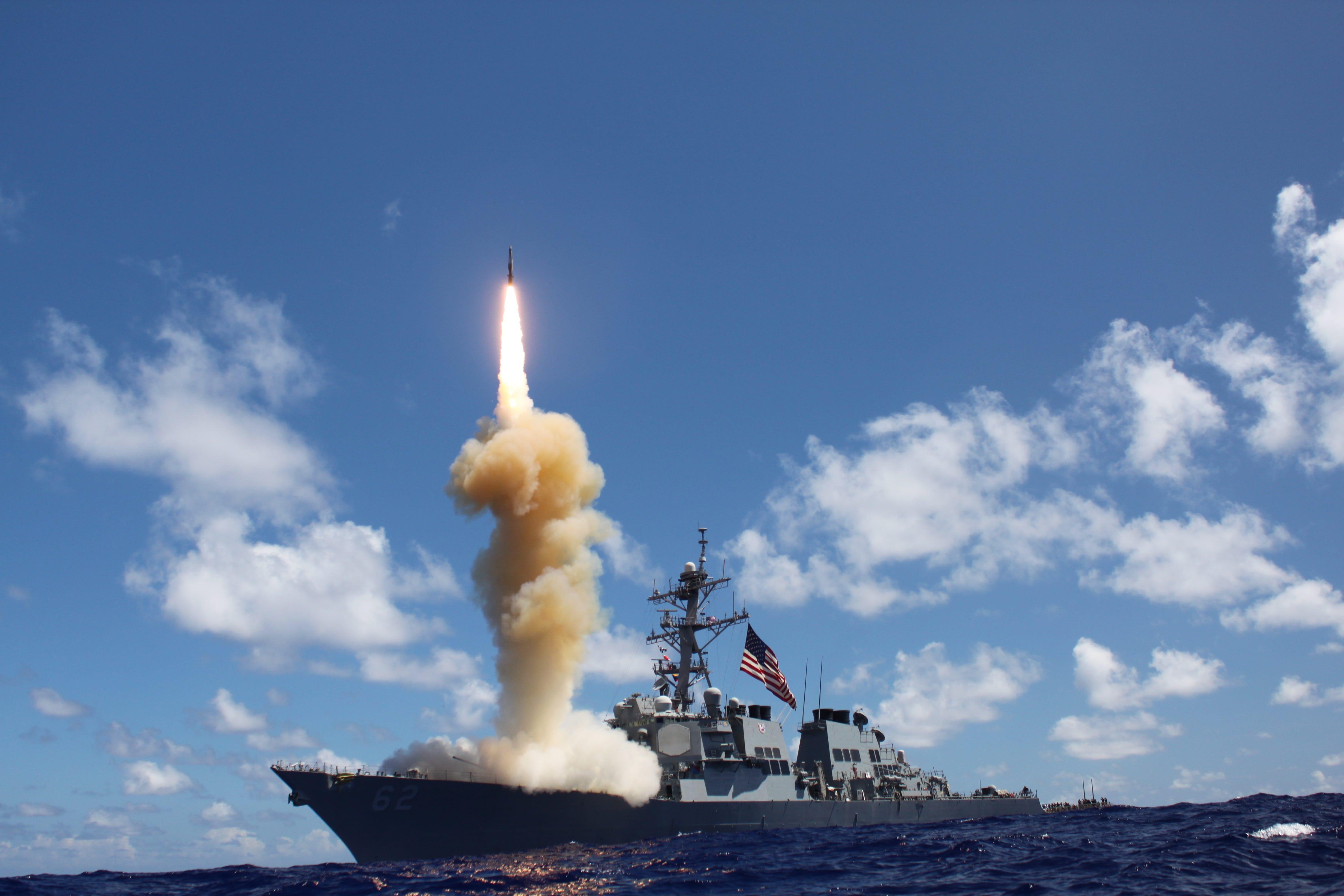 アメリカ海軍が初めて実戦で使用したミサイル「SM-3」とは…大気圏外での迎撃能力も