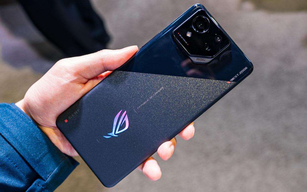 ASUS「ROG Phone 8」がおサイフ対応で日本発売。仕事や日常でも使える