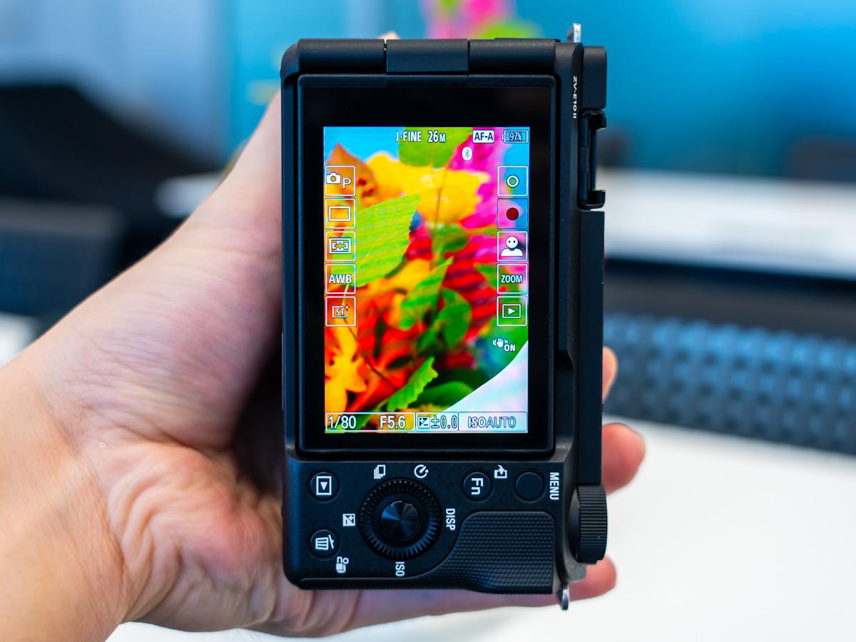 ソニーが新型カメラ「VLOGCAM ZV-E10 II」発表。ショート動画に最適な