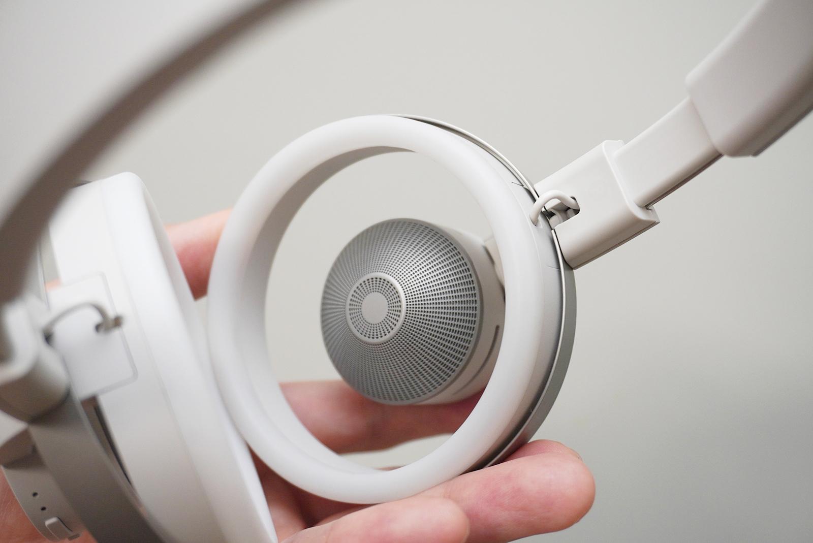 NTTのヘッドホン「nwm ONE」レビュー：耳をふさがず音漏れしにくくなる