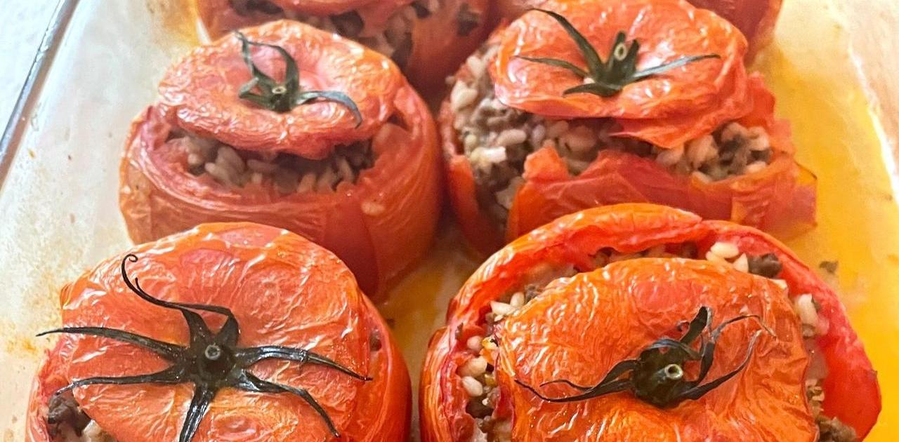 トマトが美味しい夏にぴったり！ 父に教わったギリシャの伝統料理｢イェミスタ｣の作り方 | Business Insider Japan