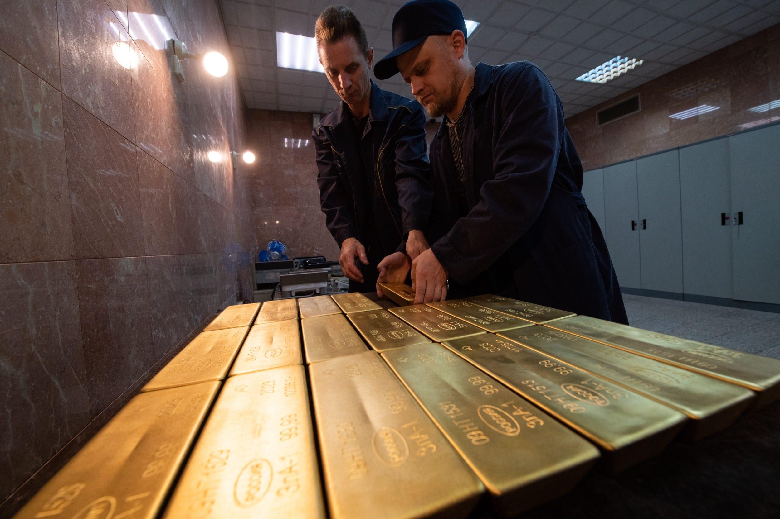 中国ゴールド 投資金の延べ棒 金條 観賞用 見本品 2点 中国ゴールド 投資金の延べ棒 金條 観賞用 見本品 2点 価格