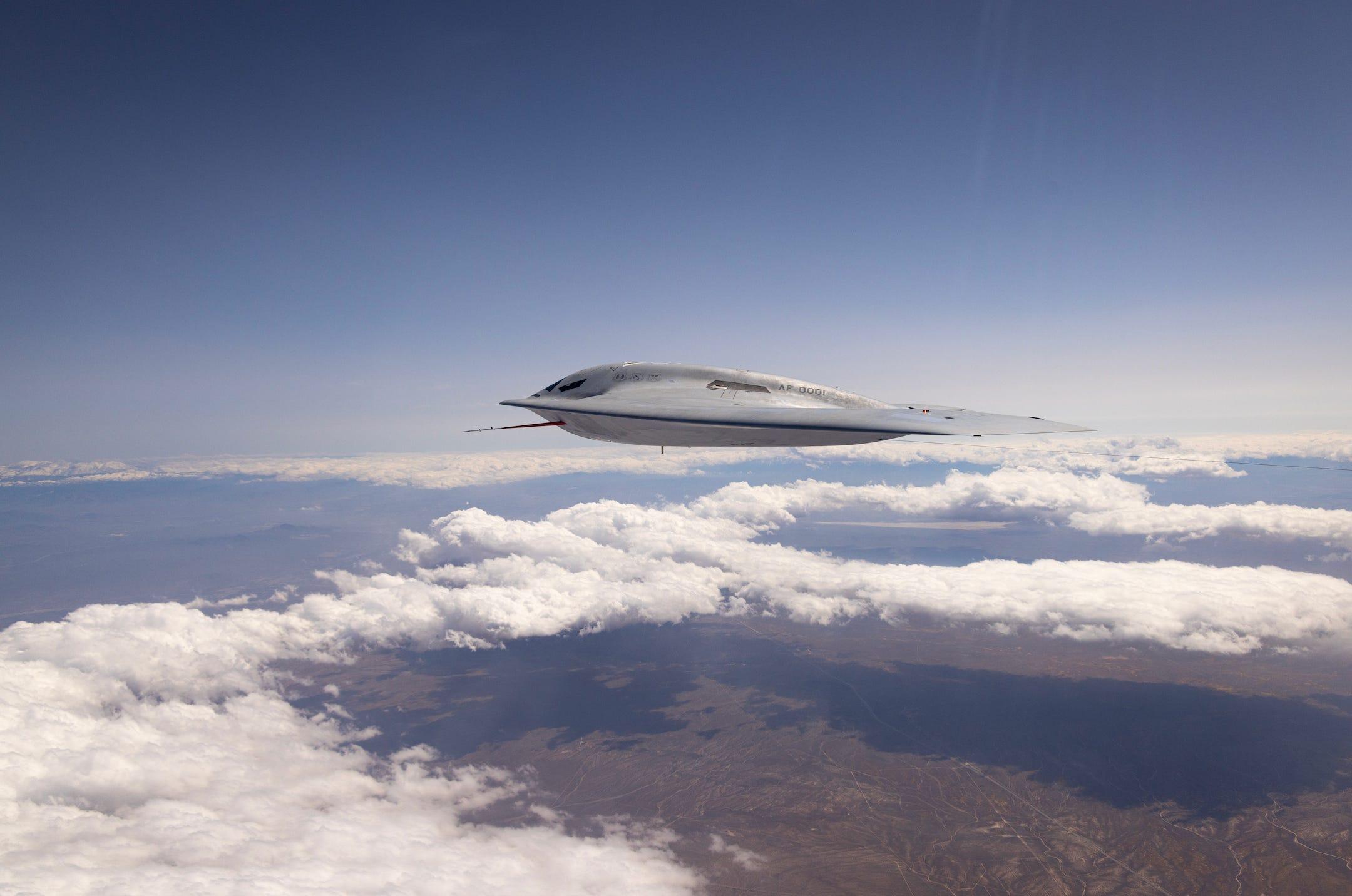 USAF ステルス爆撃機　B-21 レイダーパッチ USAF ステルス爆撃機 B-21 レイダーパッチ - メルカリ