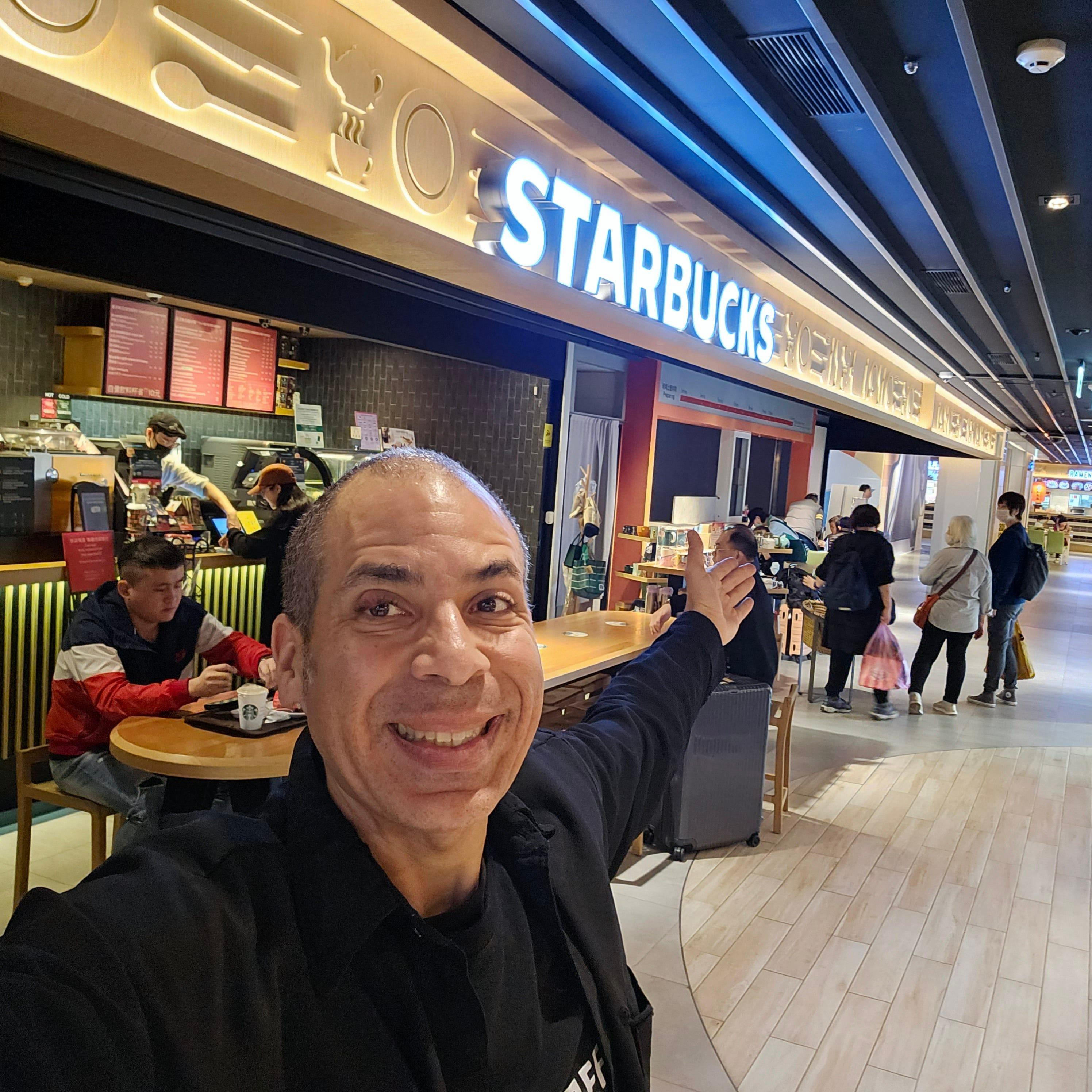 90年代から世界各地のスターバックスを訪ね歩いてきた男性が考える、売上低迷の理由とその改善策