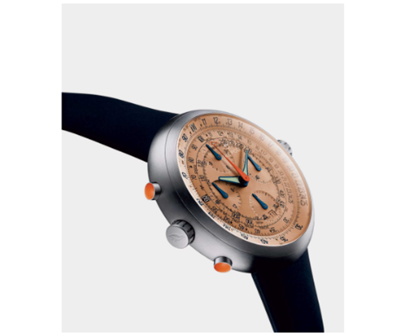 アップルウォッチと「懐かしのau携帯」は同じデザイナーだった。実は