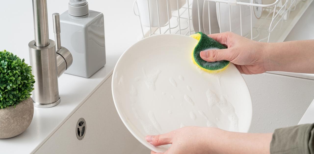 「家にあるモノですぐできる家事ハック」4選。夕食が一気に2品、シンク掃除の名アイデアなど | Business Insider Japan