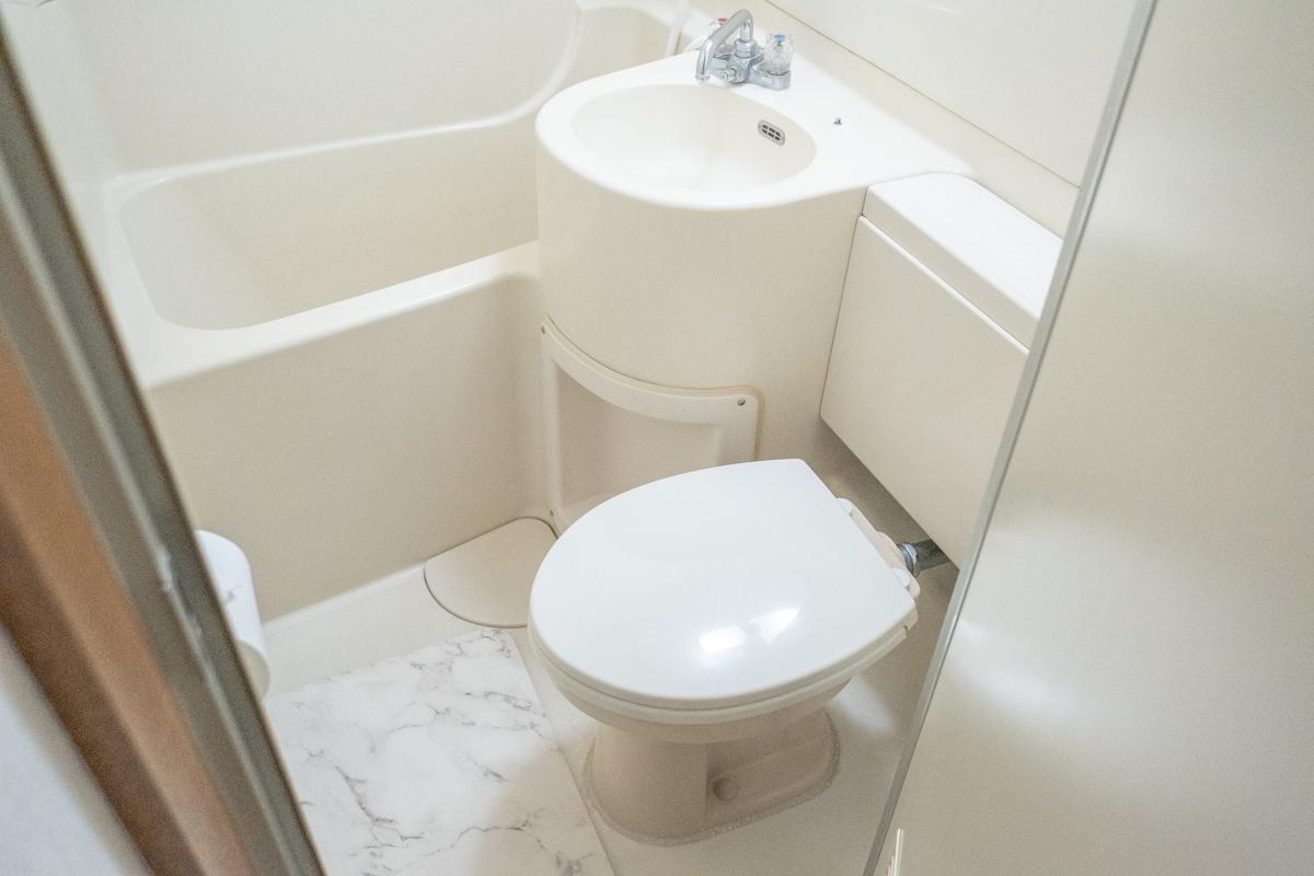 トイレにものを置くのやめました。この組み合わせで「3点ユニット」でも快適に