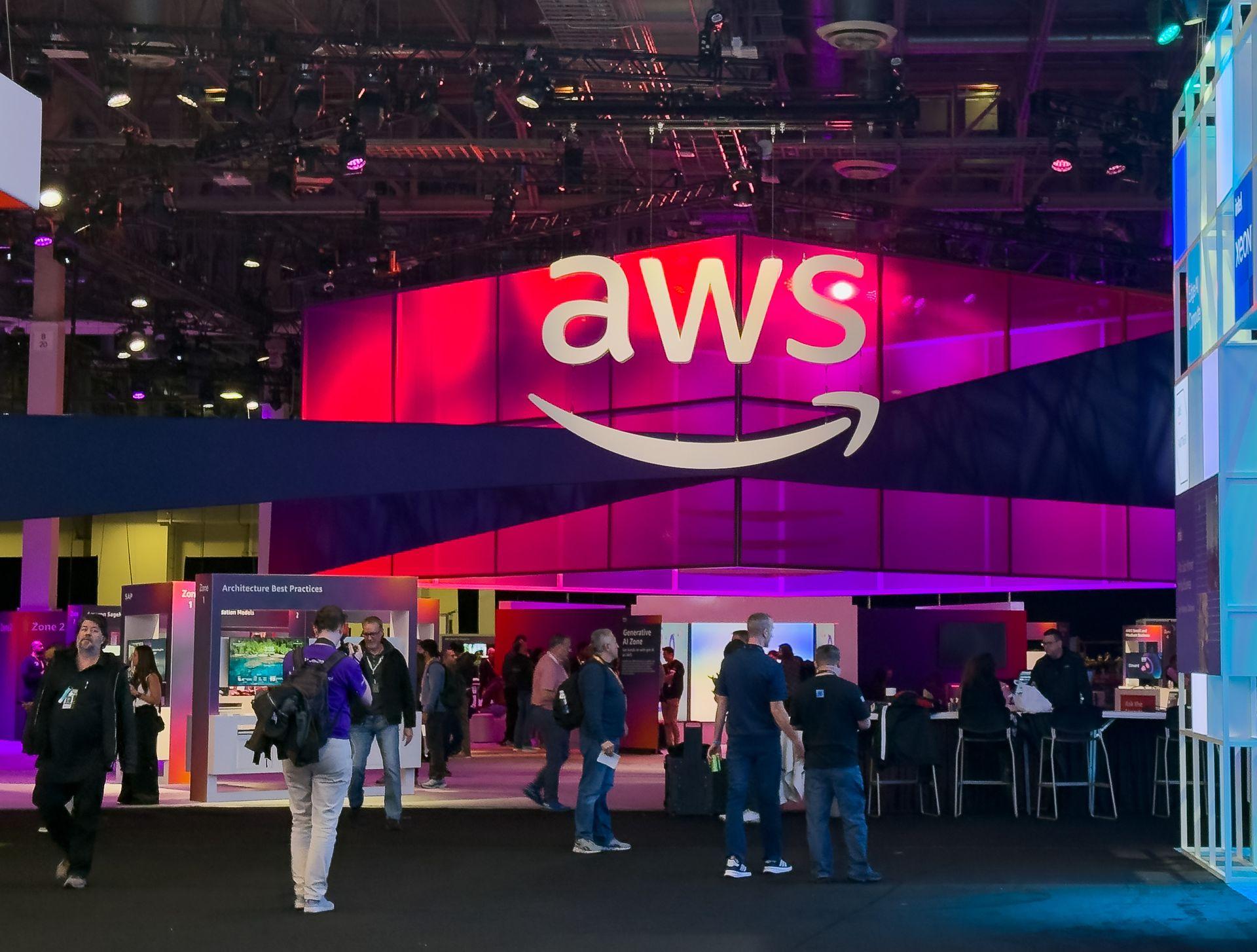 富士通も提携したAmazonの「新しいDX」。生成AIありきのAWSを再構築