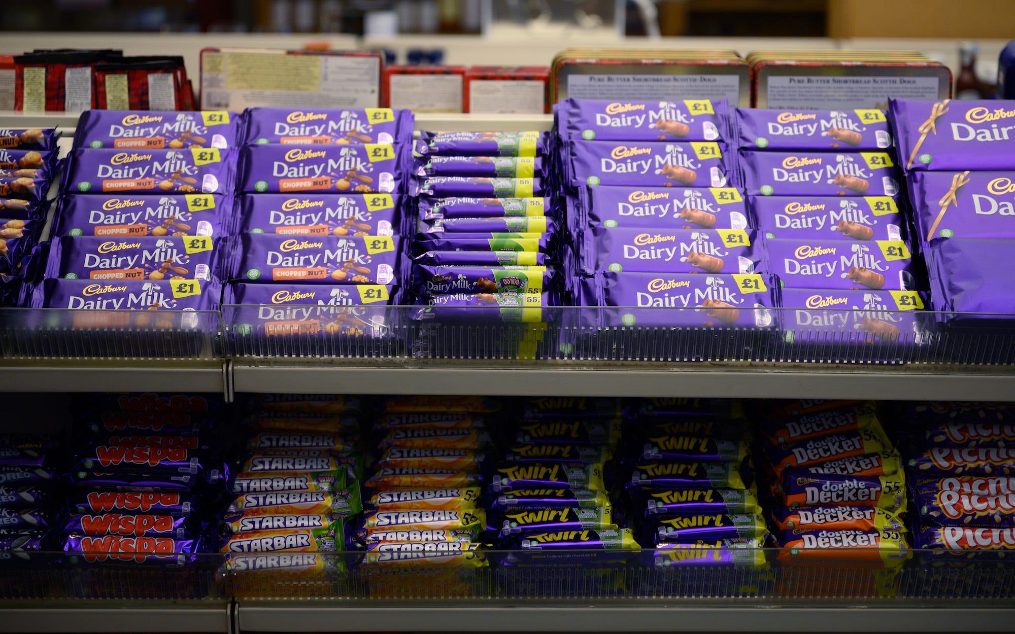 イギリスで最も愛されているチョコレートブランド、王室御用達の称号を失う
