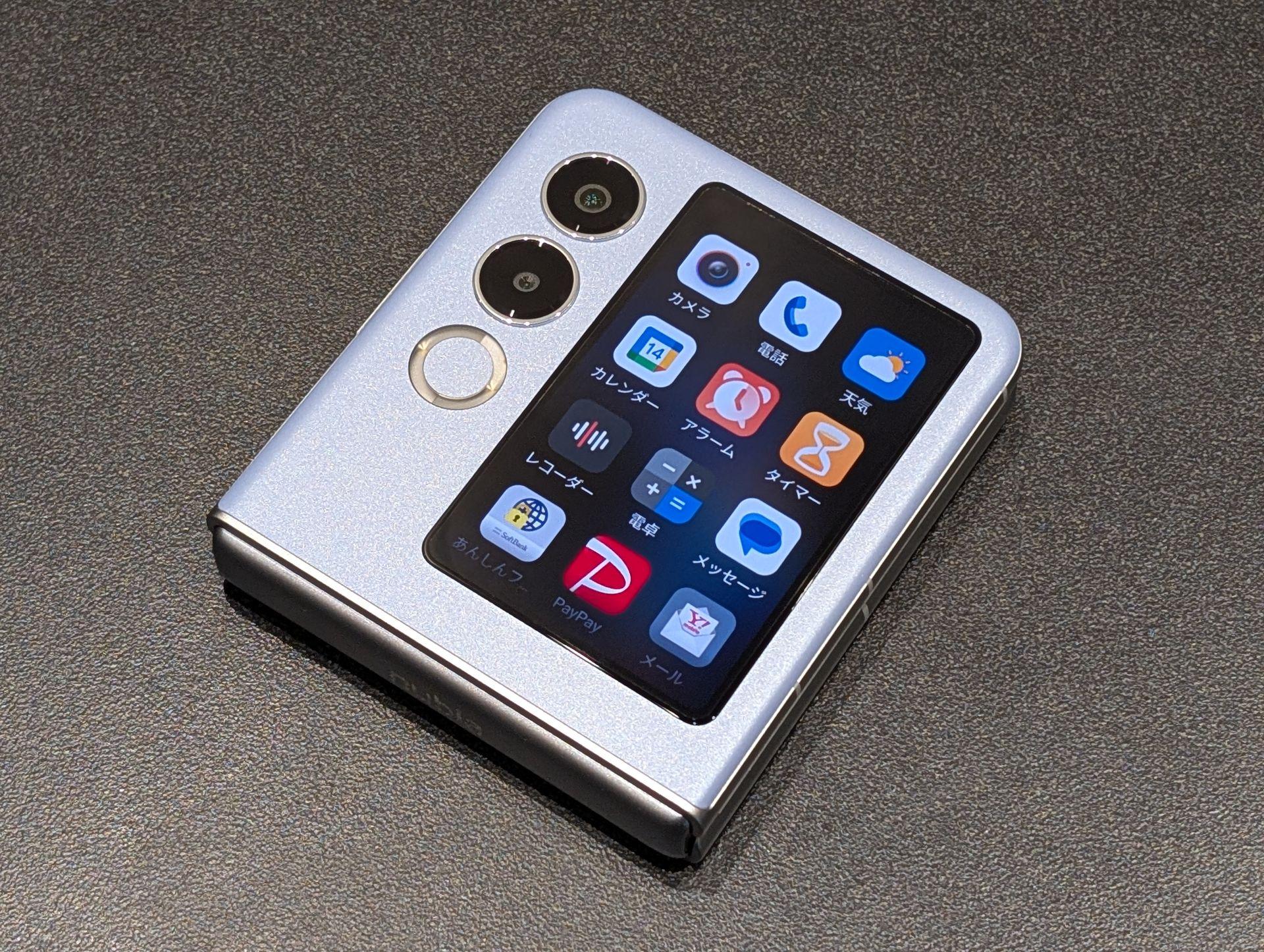 スマートフォン本体 nubia Flip 2 Y!mobile l_st52693_nflip2-01.jpg