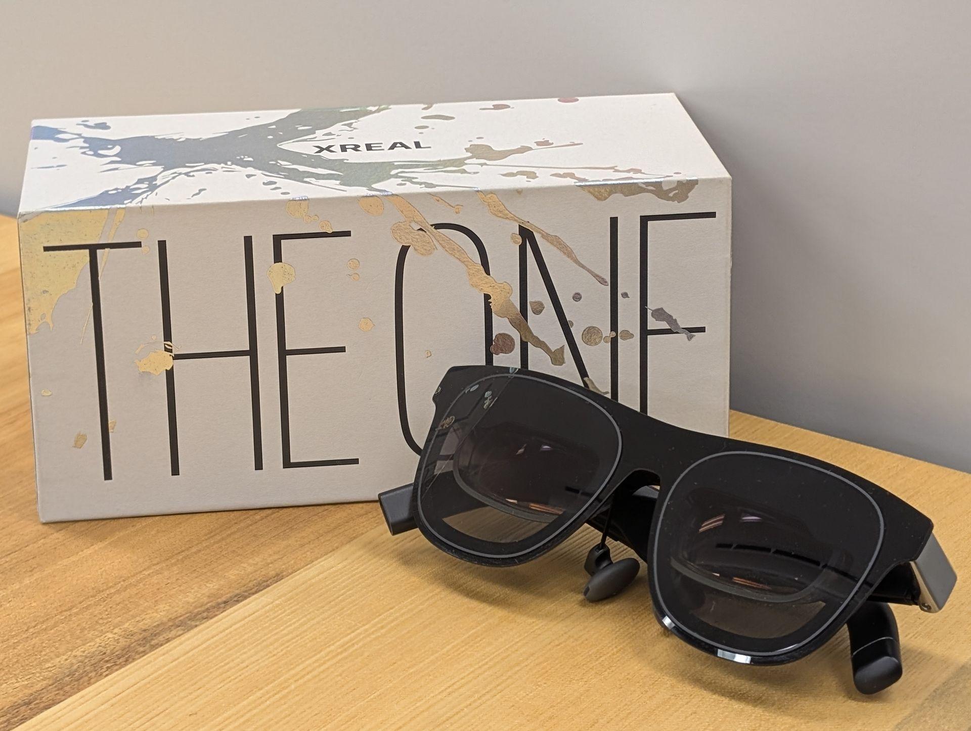 新型ARグラス「XREAL One」本日17日発売。ケーブル1本で大画面で作業可能
