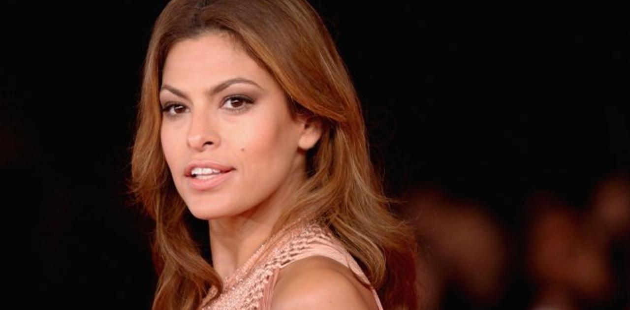 セクシー女優エヴァ 子育て中の美貌キープの秘訣は キッチン美容 Mashing Up