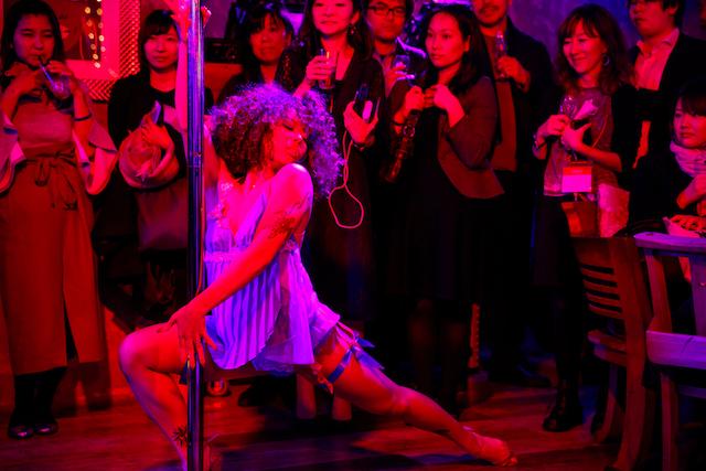 201803_mu_party1_salute