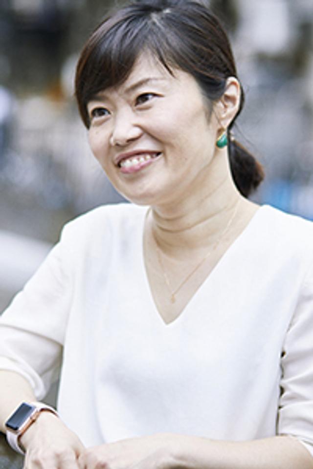 市川文子氏
