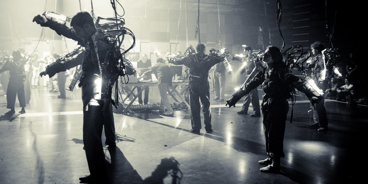 人間をロボットに組み込んだ テクノロジーの地獄絵図 は我々に何を訴えかけるのか Fuze