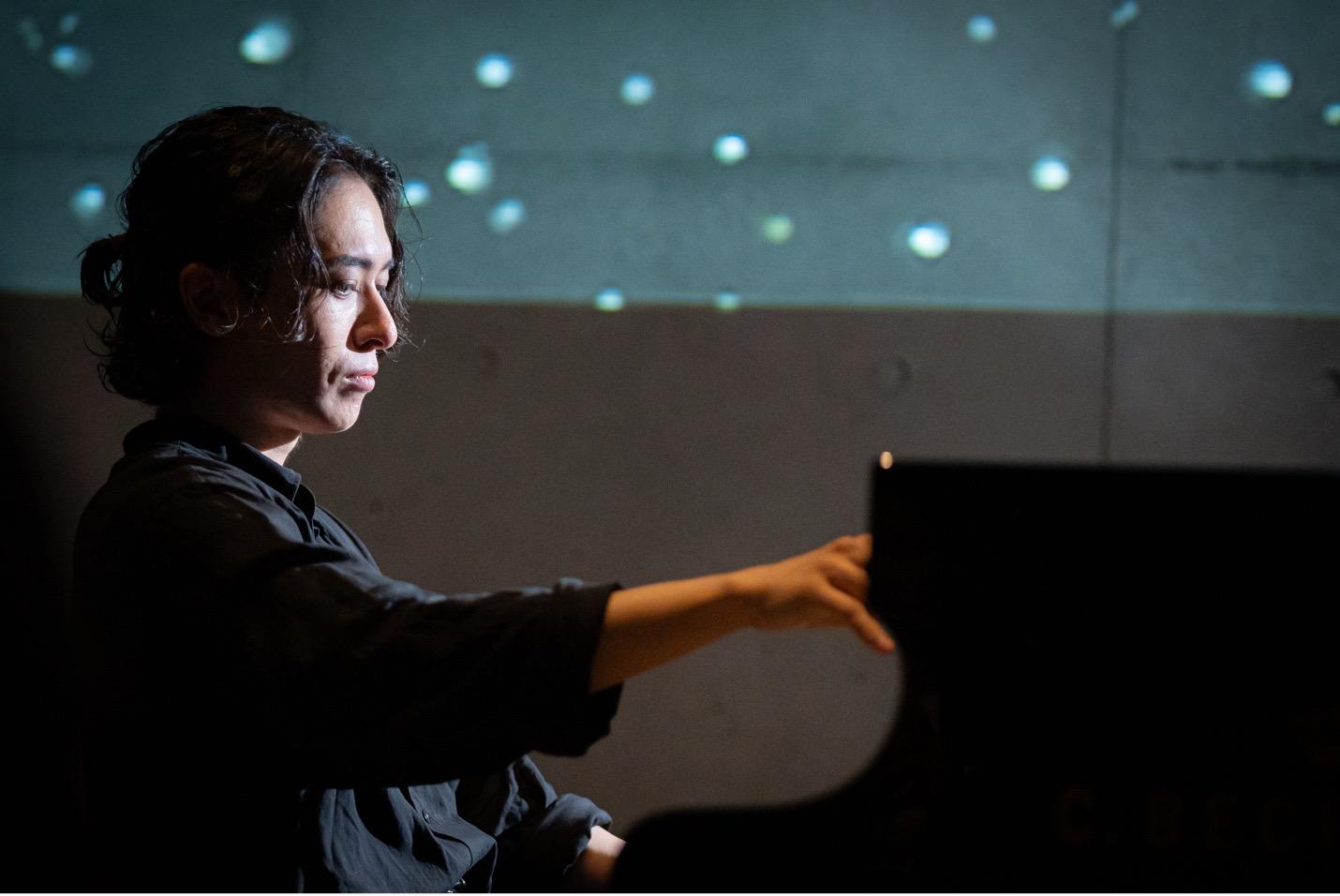 AIが“もうひとりの演奏者”。木村仁星が見せた、新しい表現の形 | FUZE