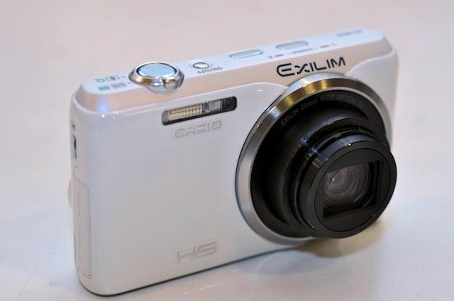 切れ味抜群、カミソリコンデジ！ カシオEXILIM ZR20の動作が快適すぎる