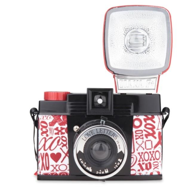 Lomoからバレンタイン向けのラブラブ仕様カメラ発売 | ギズモード