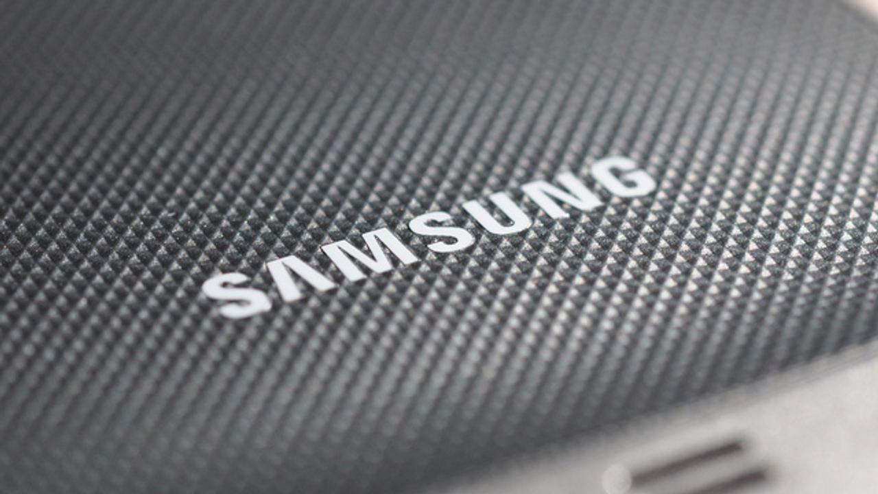 【噂】Galaxy S IVには視線トラッキングで自動スクロール機能あり