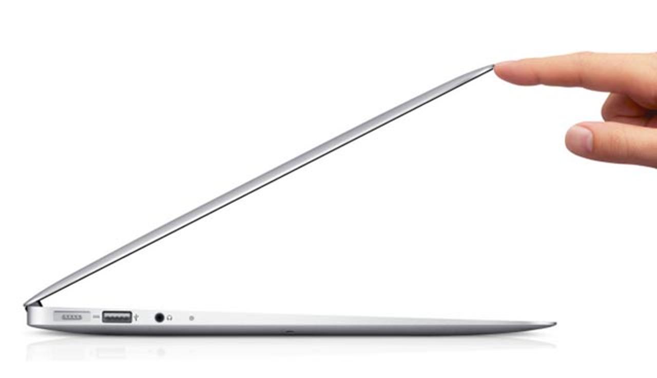 新型MacBook Airはバッテリー改善で1日中使えるモバイルノートに!?