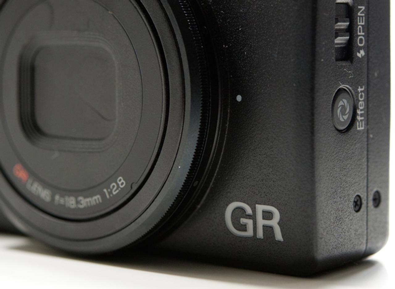 これは一生モノのデジカメになる予感。そんな高級コンデジ、リコー｢GR｣