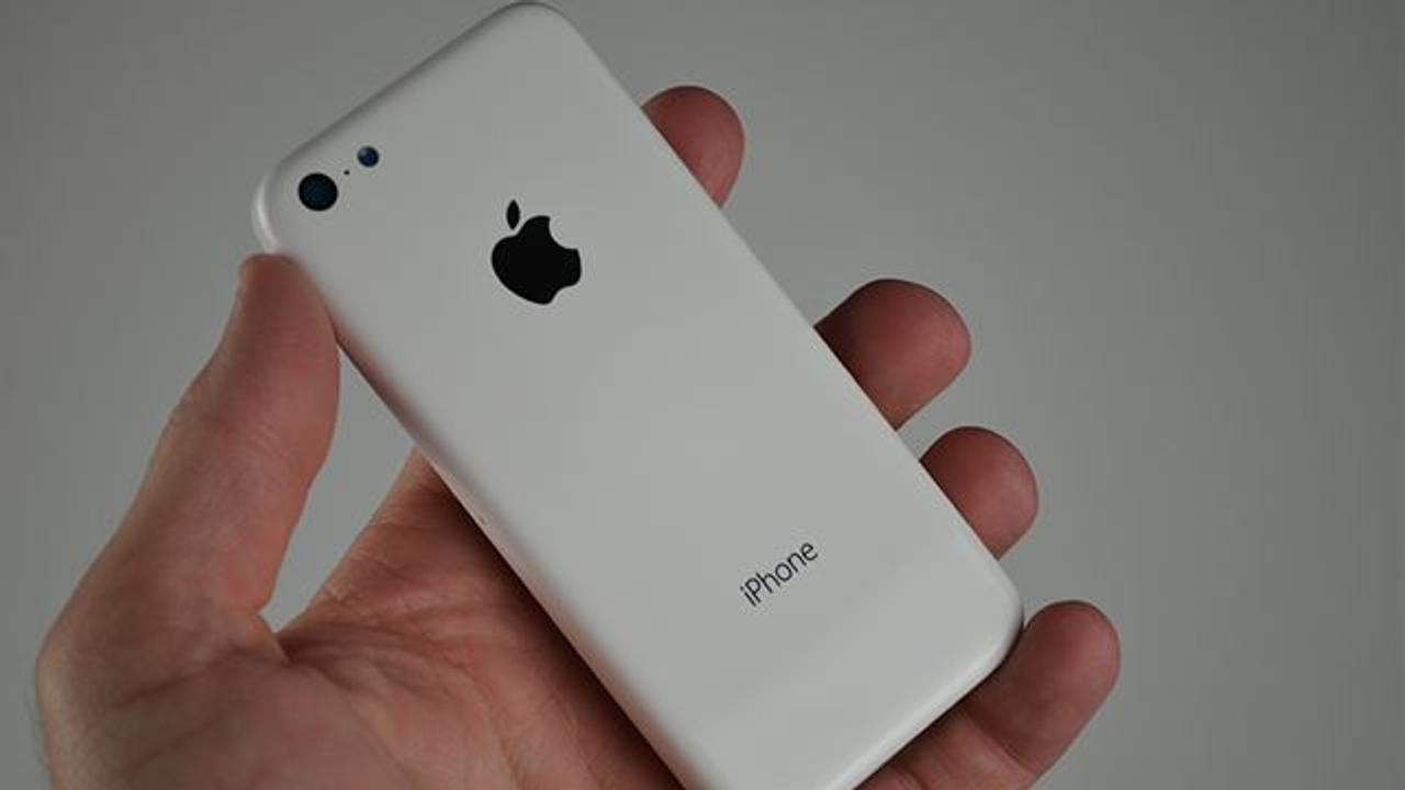 廉価版iPhone 5C、発表もされないうちから中国の下請けが過労寸前？（動画あり）