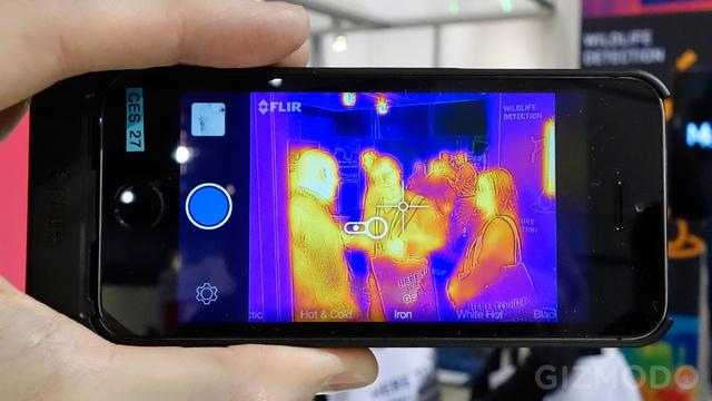 FLIR ONE  iPhone用サーマルカメラ