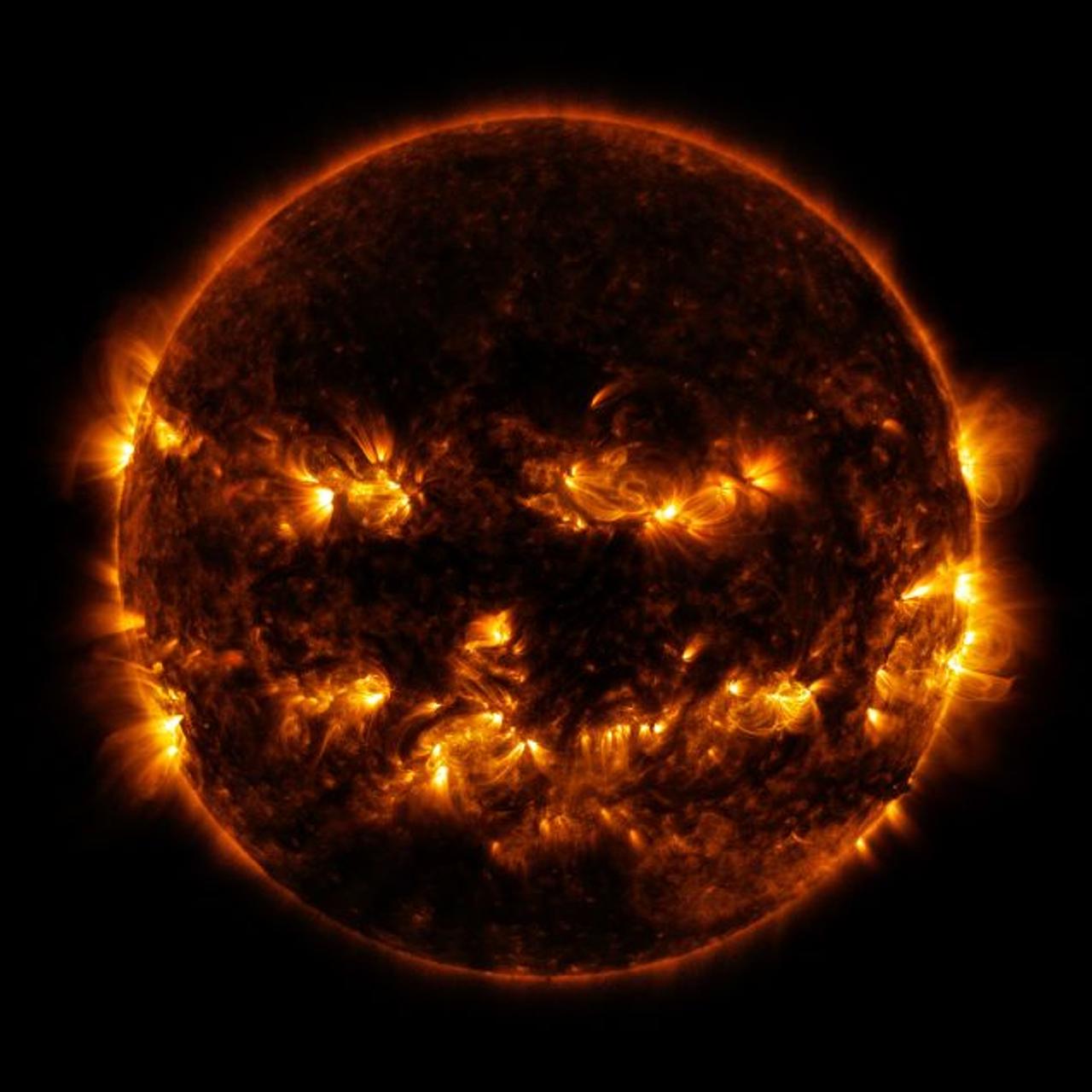 ｢ぐへへ…間に合ったぜ…｣ 不気味に笑う太陽の写真をNASAが公開