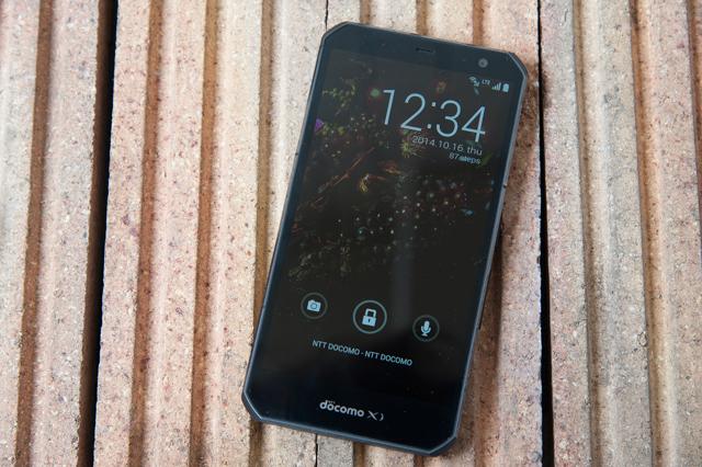 時に速く、時に美しく、そしてタフガイ。｢ARROWS NX F-02G｣レビュー