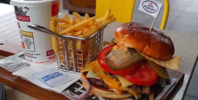 シドニーのマクドナルドは、自由に俺バーガーが作れます