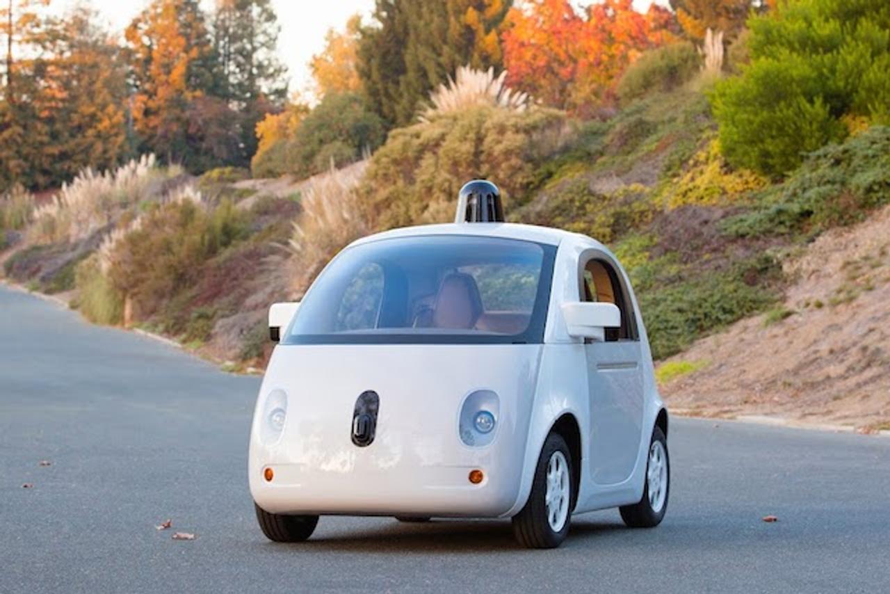 グーグル、自動運転車両の共同開発メーカーを選定中？