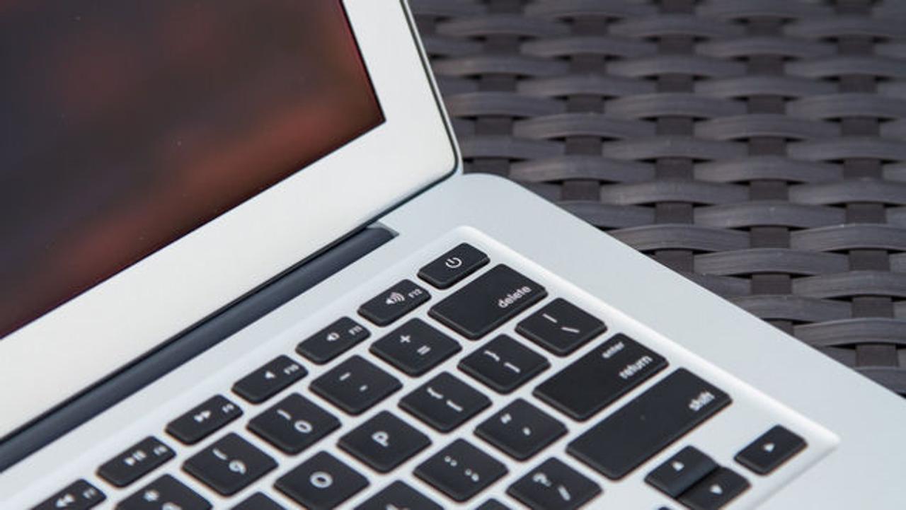 MacBook Airが2016年にリニューアルされてWWDCでお披露目って噂。Twitterでの反応は？