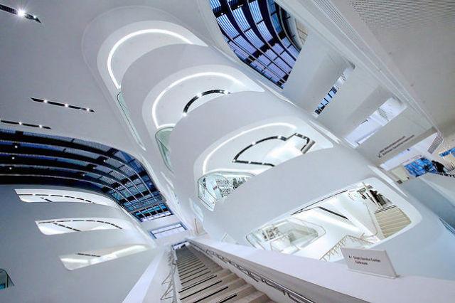 zahahadid_wu02.jpg