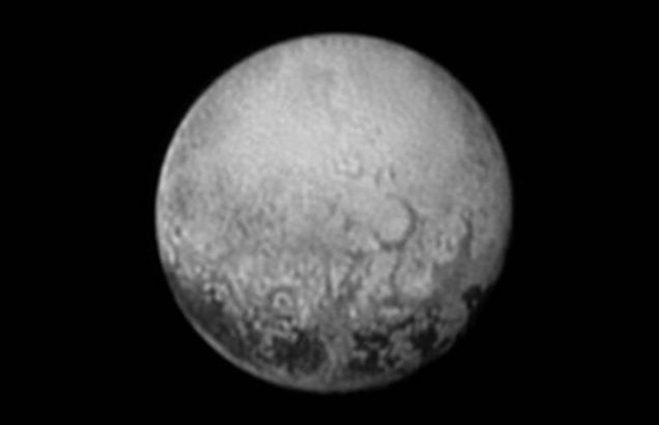 冥王星の黒いミステリーの輪郭がみえてきた