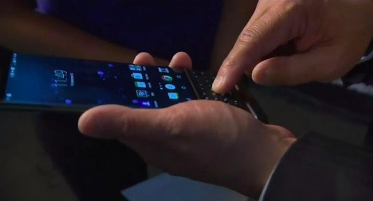 BlackBerryの新スマホ｢Priv｣、Android転換の代償を意外なところで発揮