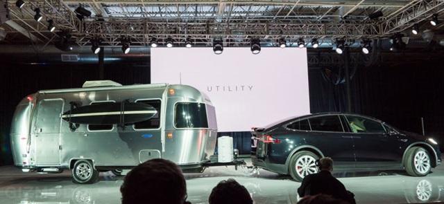 151001tesla_model_x_towing.jpg