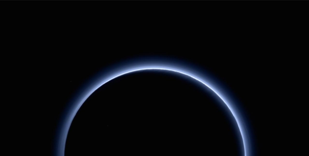 冥王星、親しみやすい空の色、まだまだ残る謎。