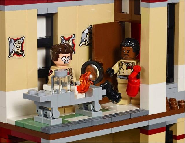 151112_ghostbusters_lego_tower_inside_10.jpg
