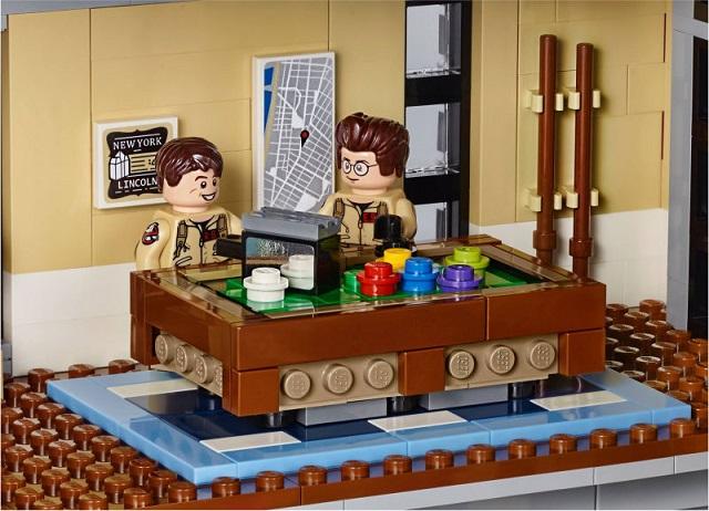 151112_ghostbusters_lego_tower_inside_3.jpg
