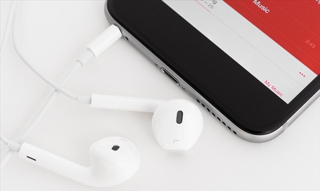 新たな可能性と限界へ。ヘッドホン端子なんてiPhone 7には必要ないんだ