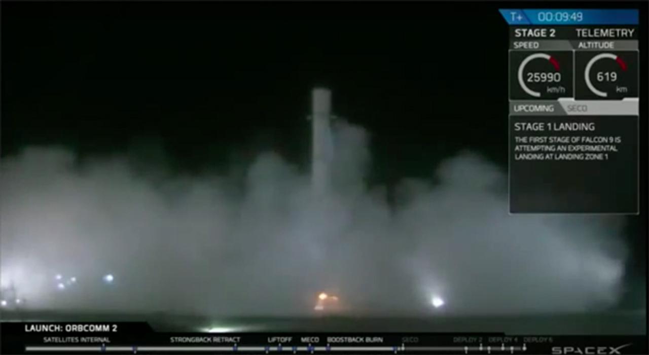 SpaceXのFalcon 9、ついに着陸成功！ 打ち上げたロケットの再利用ができるように