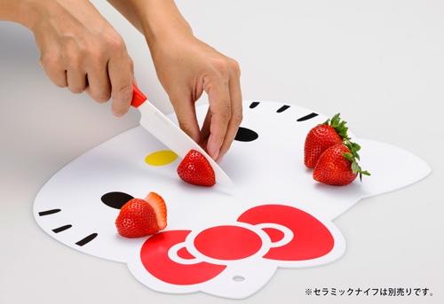 超レア！　　ハローキティ 便利まな板 日本らしいサクラ柄のリボンを採用 ハローキティまな板に新デザイン