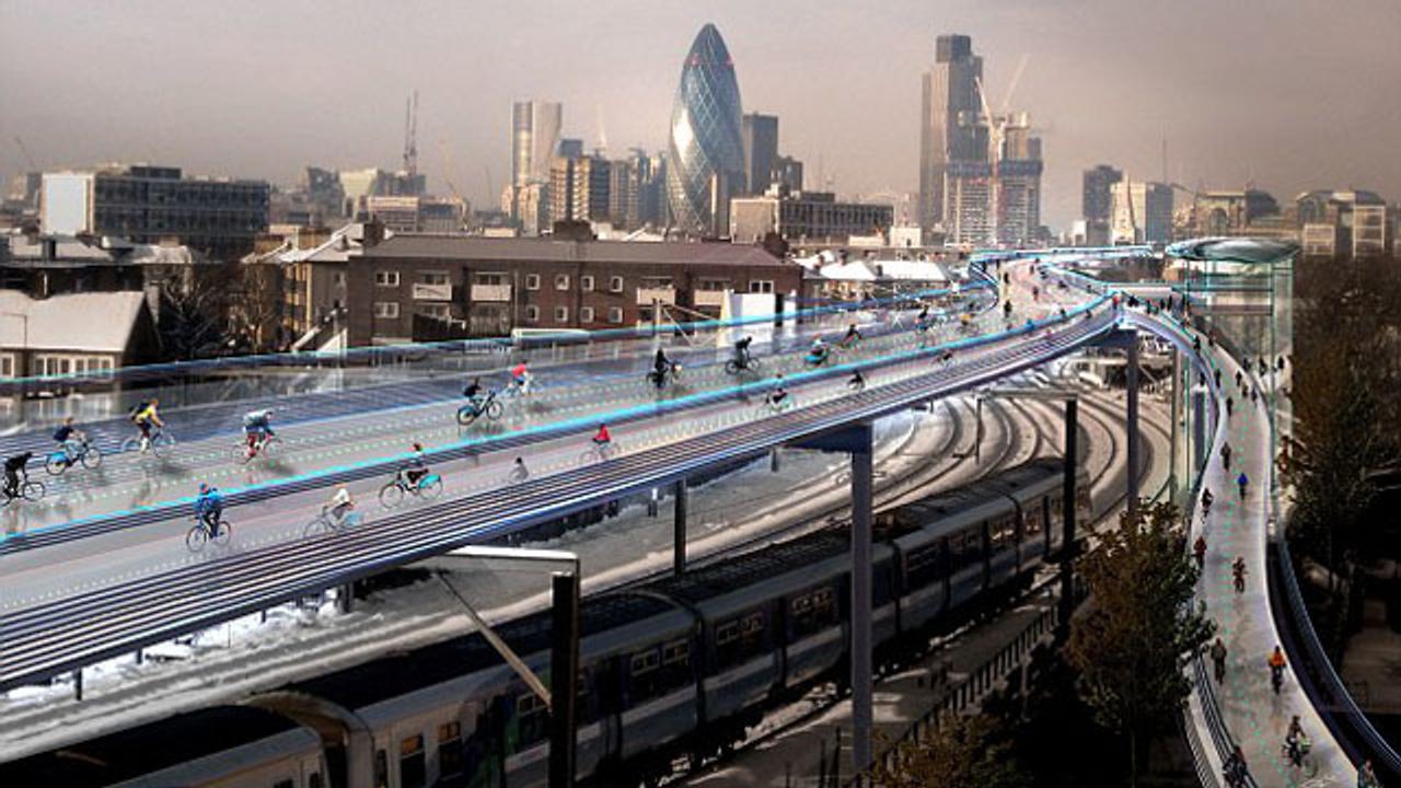 自転車の街へ変貌するロンドン。15年間でクルマは半減、サイクリストは3倍に
